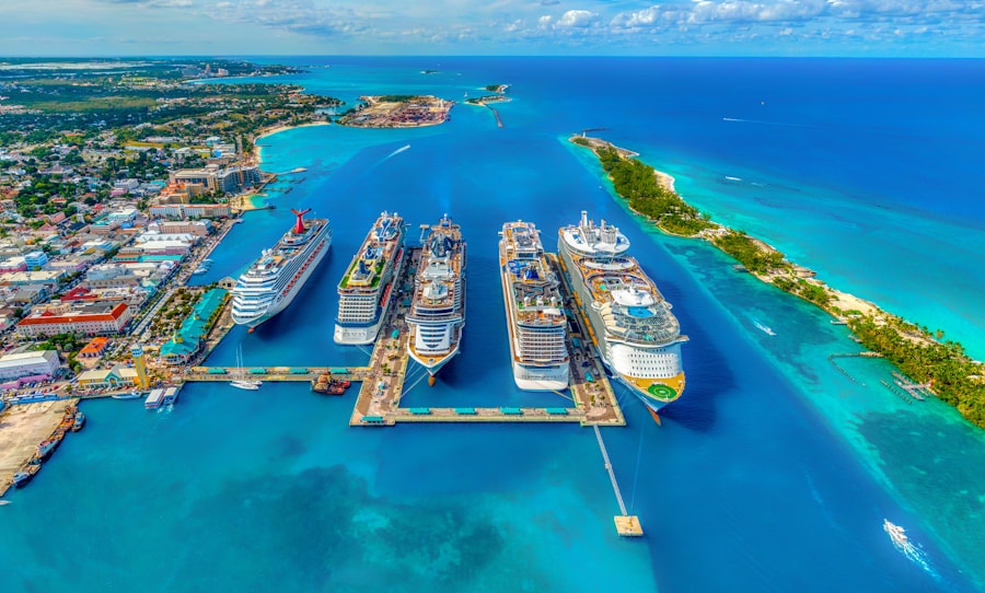 Navires dans une baie turquoise